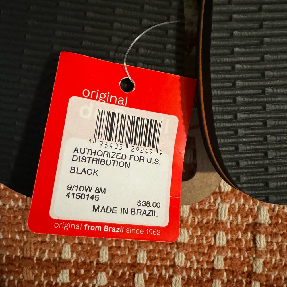 Havaianas Black and White Sandals - Picture 3 of 3